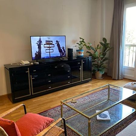Lovely 2 Bedrooms Apartment Main Square بلاسينثيا المظهر الخارجي الصورة