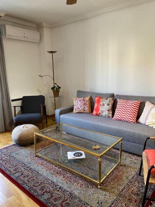 Lovely 2 Bedrooms Apartment Main Square بلاسينثيا المظهر الخارجي الصورة