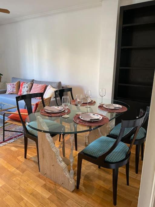Lovely 2 Bedrooms Apartment Main Square بلاسينثيا المظهر الخارجي الصورة