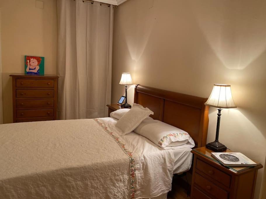 Lovely 2 Bedrooms Apartment Main Square بلاسينثيا المظهر الخارجي الصورة