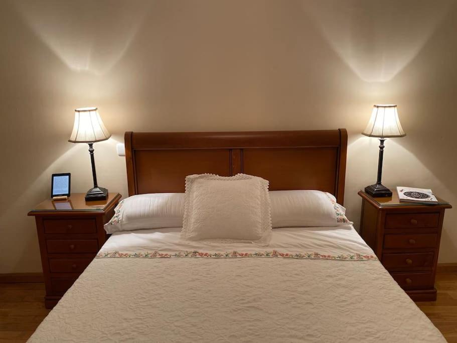 Lovely 2 Bedrooms Apartment Main Square بلاسينثيا المظهر الخارجي الصورة
